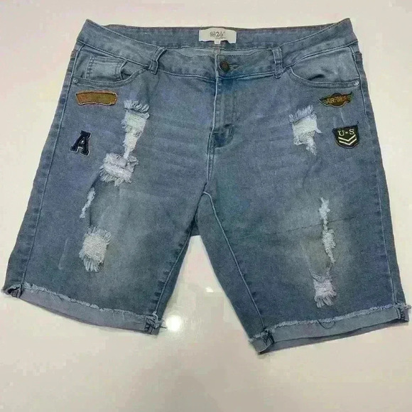 Stretchy Size 16 jean shorts decorative patches Item# 5H - Picture 1 of 4